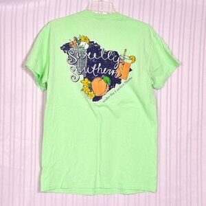 Under the Carolina Moon Sweetly Southern Tee Size Medium Green